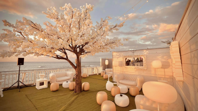 Noon+ Reunion Island, Реюньон, Франция