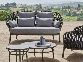 Диван плетеный с подушками-thumbs-Фото1