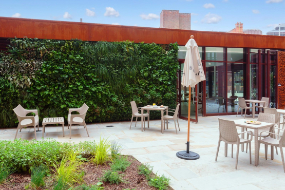 Dukes Bar & Deli, Уокинг, Великобритания