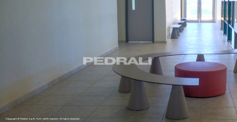Скамейка полукруглая пластиковая Ikon Bench