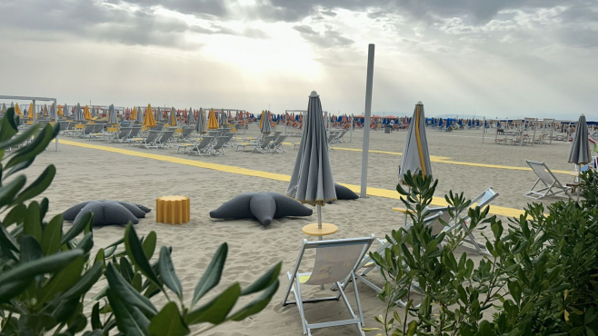 Giallo Mare, Виареджо, Италия