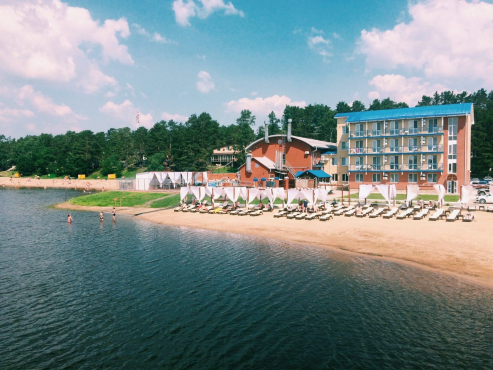 Пляж и база отдыха 