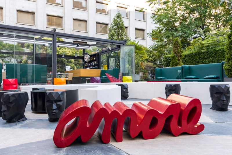 Скамья пластиковая дизайнерская Amore Standard