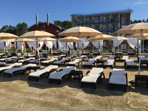 Пляж и база отдыха 