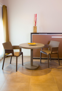 Кресло пластиковое Resol Fiona armchair  стеклопластик песочный Фото 2