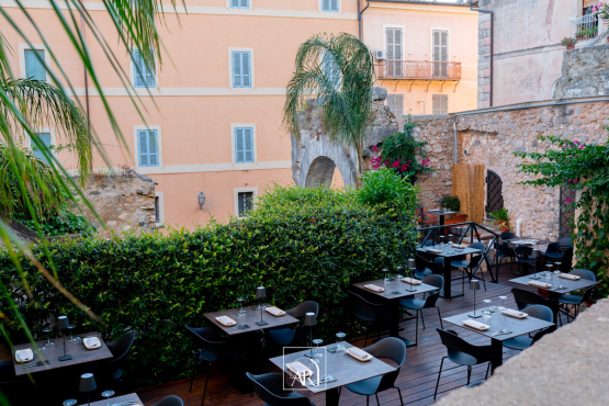 Arco Romano Restaurant, Террачина, Италия