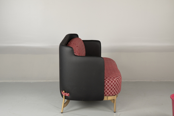Диван двухместный с подушками Minotti