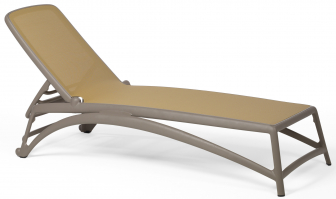 Шезлонг-лежак пластиковый-thumbs-Фото1