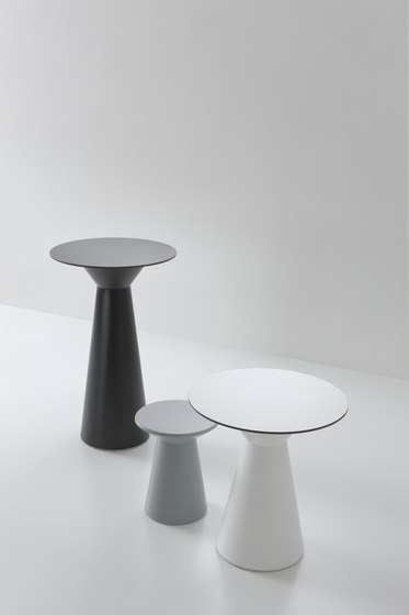 Столик пластиковый кофейный Roller Table