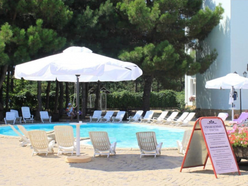 Пляж и зона у бассейна, г. Анапа