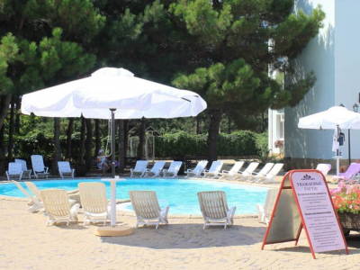 Пляж и зона у бассейна, г. Анапа