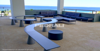 Скамейка полукруглая пластиковая Ikon Bench