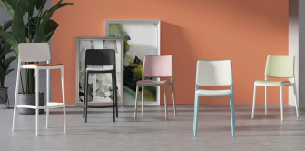 Стул полубарный пластиковый с обивкой Joy-S Bar Soft 65