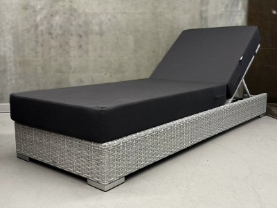 Шезлонг-лежак плетеный с матрасом ReeHouse Mantera оцинкованная сталь, искусственный ротанг, акрил белый люкс, серый Фото 10