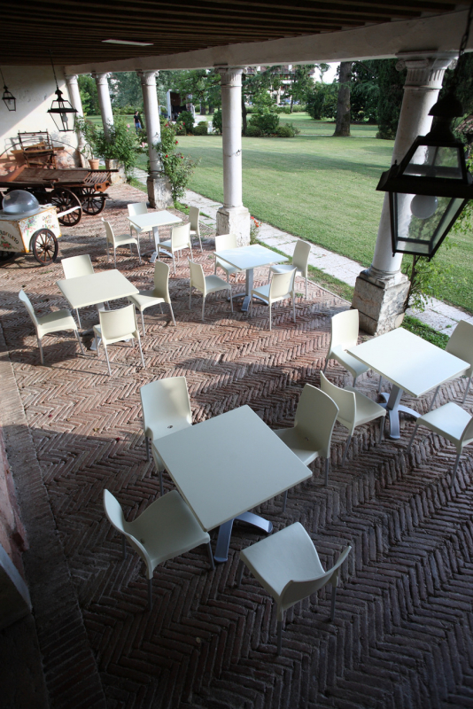 Стул пластиковый Maya