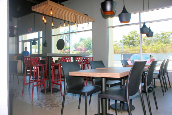 Embrujados Pizzeria, Пуэрто-Рико