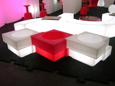 Кашпо пластиковое светящееся SLIDE Cubic Yo Lighting полиэтилен белый Фото 3