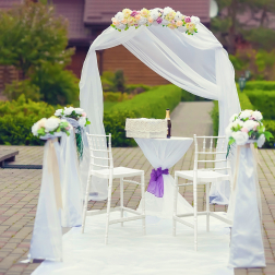 Стул пластиковый полубарный Chiavari Bar 65