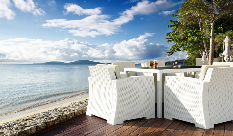 Кресло пластиковое плетеное с подушками Monaco Lounge
