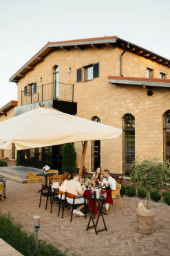 Сыроварня и винотека 