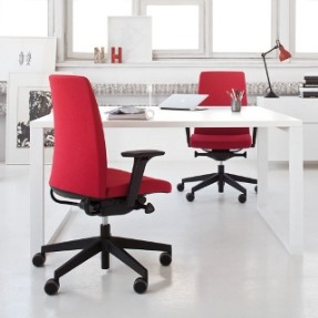 Расширение ассортимента - компьютерные кресла Profim и Chairman