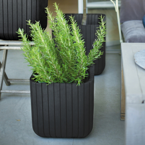 Кашпо пластиковое Keter Cube Planter M пластик с имитацией плетения антрацит Фото 3
