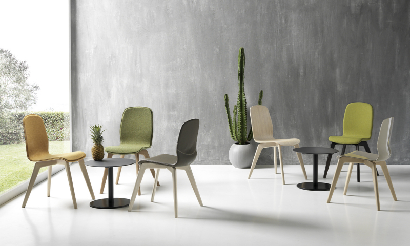 Стул пластиковый Glamour Wood Plastic