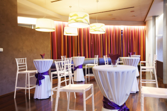 Стул пластиковый барный Chiavari Bar 75