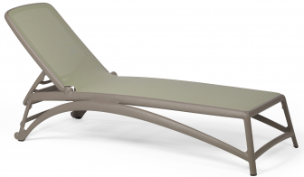 Шезлонг-лежак пластиковый-thumbs-Фото1