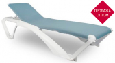 Шезлонг-лежак пластиковый Resol Marina Club полипропилен, стекловолокно, текстилен белый, светло-голубой Фото 1