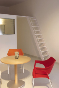Кресло пластиковое Resol Pole armchair алюминий, полипропилен оранжевый Фото 3