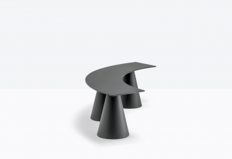 Скамейка полукруглая пластиковая Ikon Bench