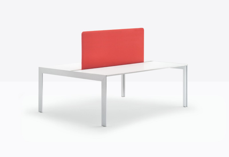 Стол со звукопоглощающей панелью Kuadro Desk