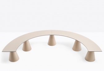 Скамейка полукруглая пластиковая Ikon Bench