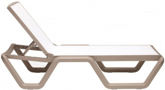 Шезлонг-лежак пластиковый-thumbs-Фото1