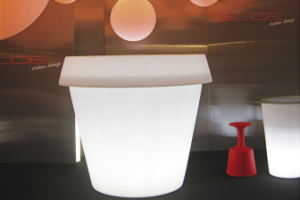Кашпо пластиковое светящееся Gio Monster Lighting